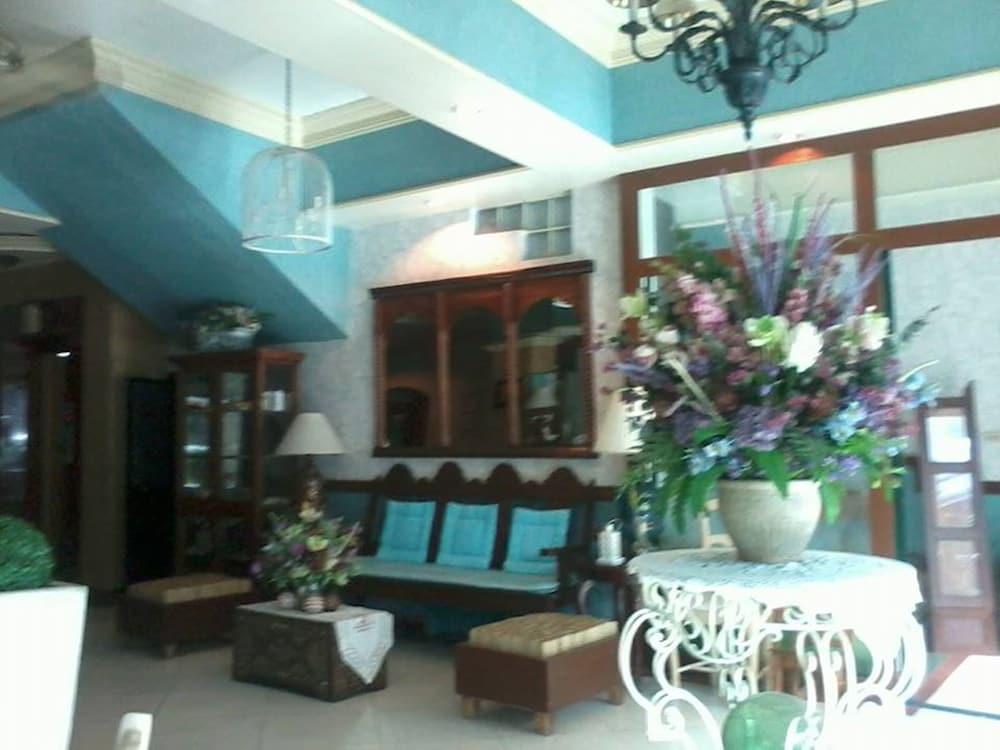 Wregent Plaza Hotel Bohol Buitenkant foto